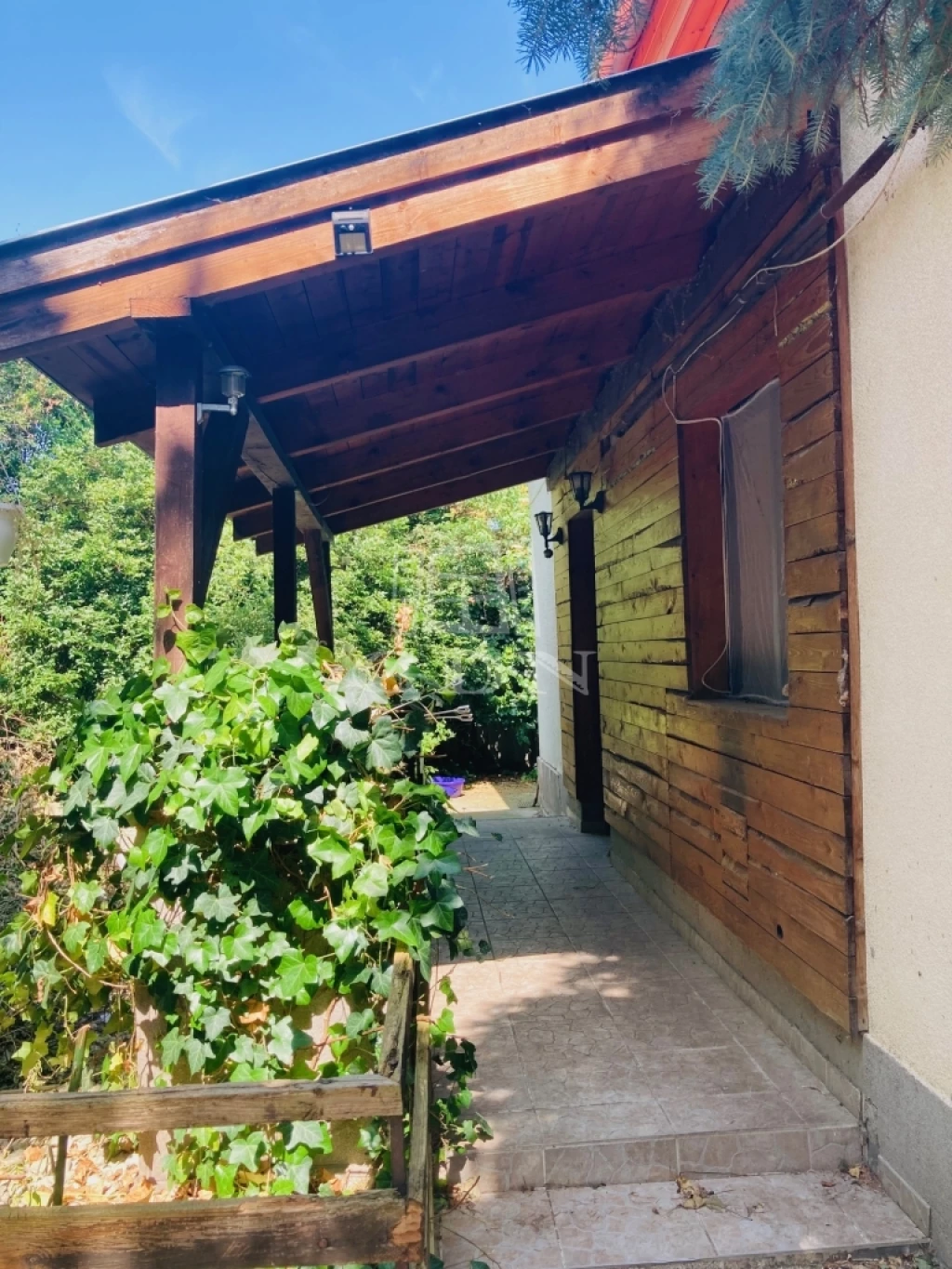 For sale house, Budapest X. kerület, Óhegy, Két épület nagy telken