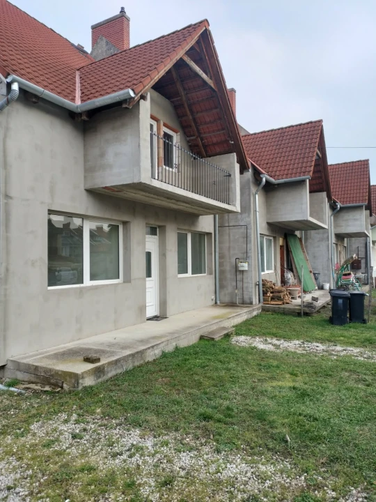 Eladó sorház, Keszthely