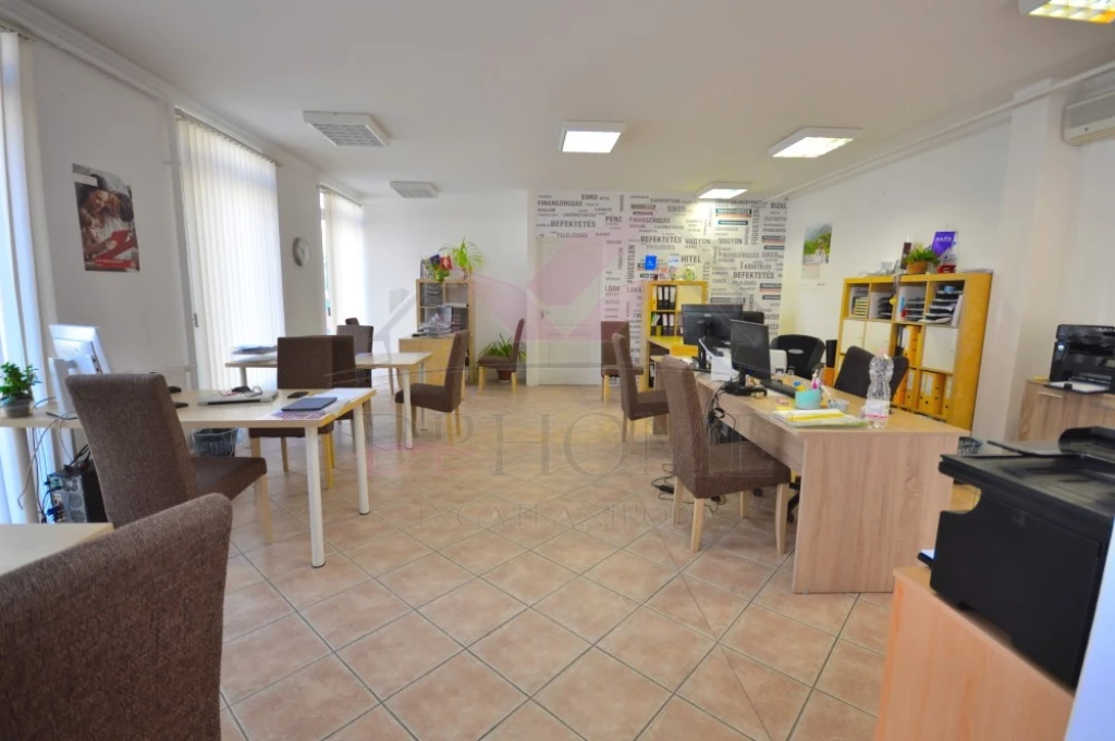 For rent store, Debrecen