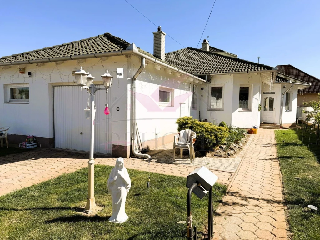 Eladó 181 m2 családi ház, Debrecen