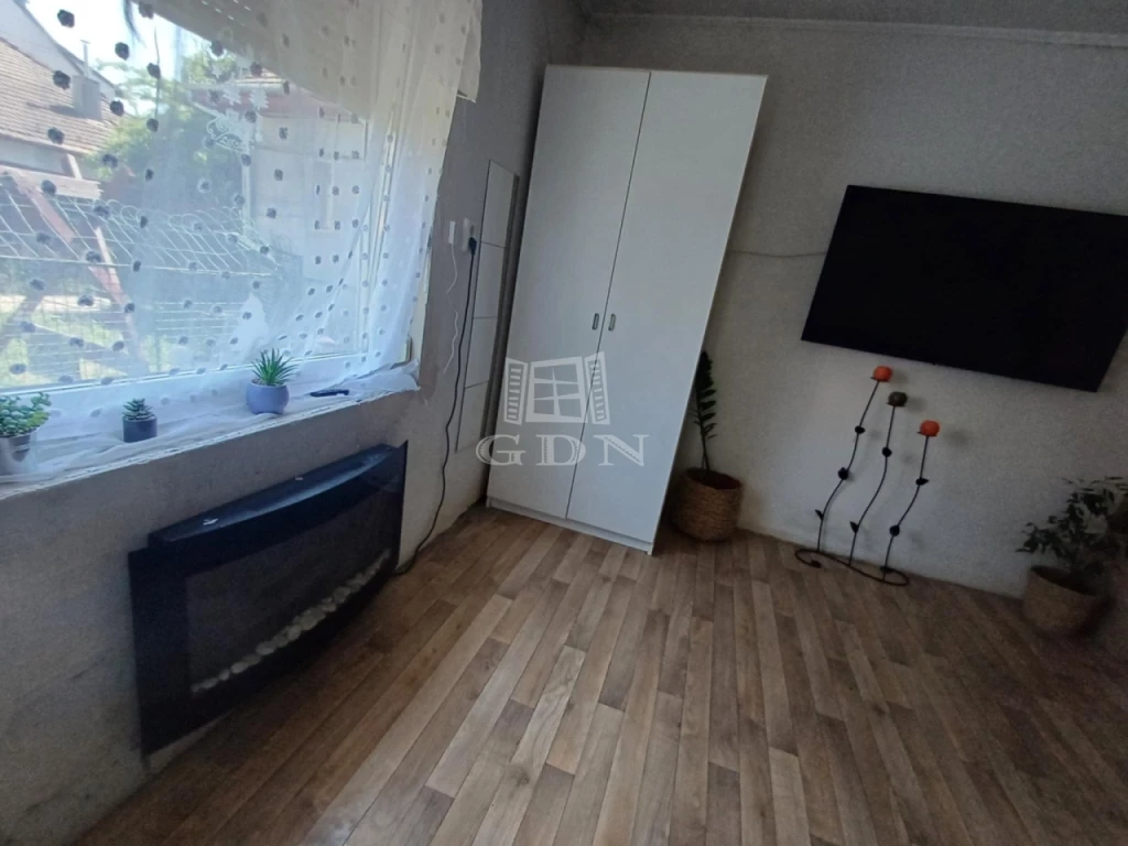 Eladó téglalakás, Budapest XIX. kerület, Kertváros, Zrínyi utca