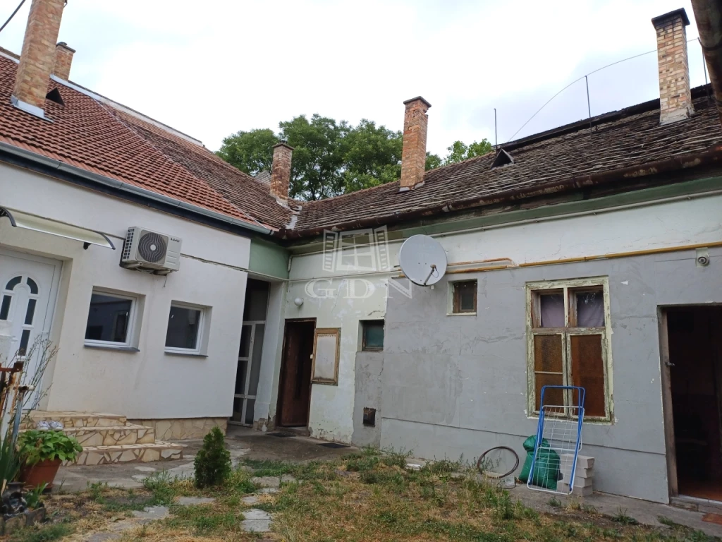Eladó sorház, Budapest XXIII. kerület, Soroksár, Templom utca