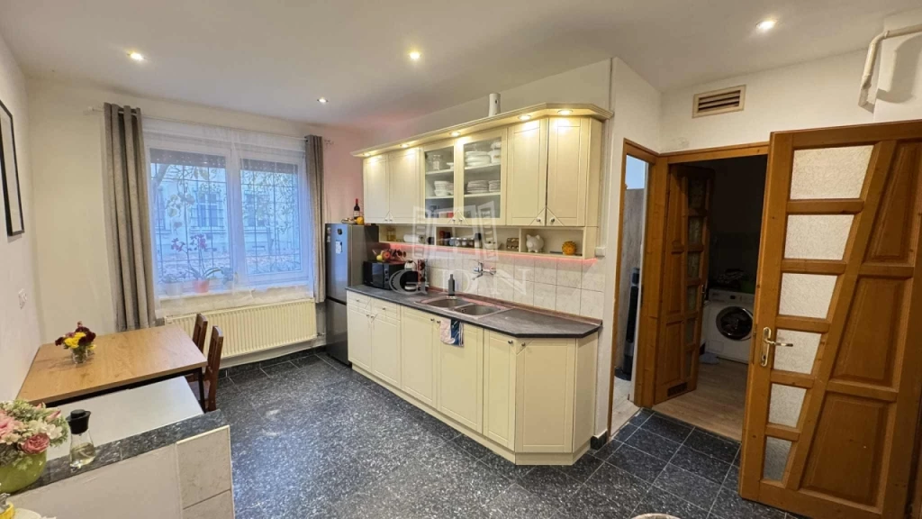 For sale brick flat, Budapest X. kerület, Liget utca