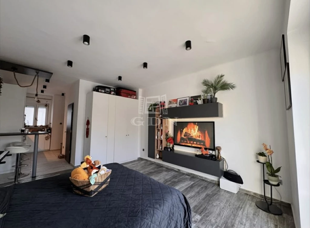 Eladó téglalakás, Budapest XX. kerület, Téglagyár tér