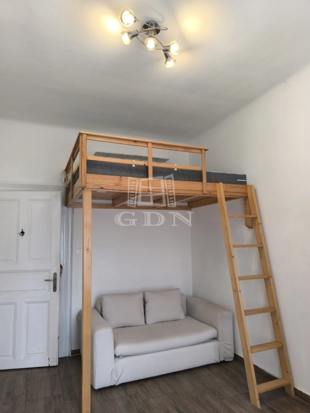 Eladó téglalakás, Budapest XIII. kerület, Visegrádi utca