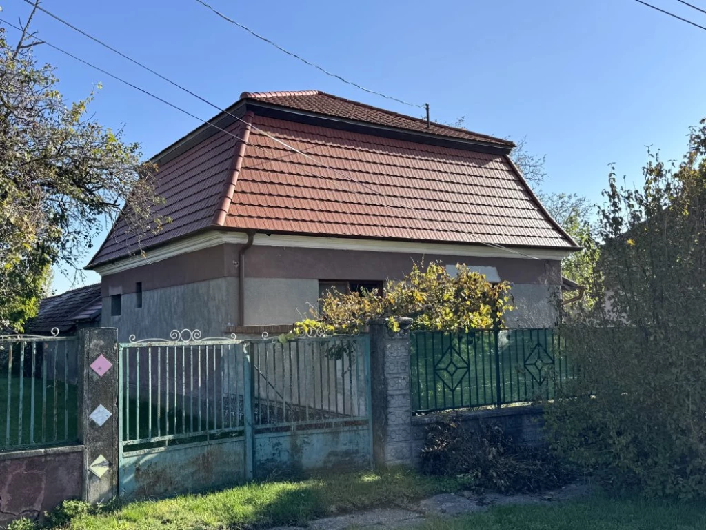 For sale house, Újrónafő