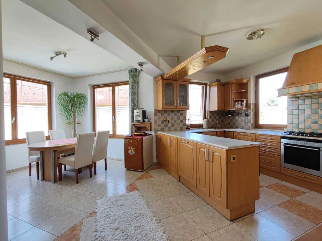 Eladó Családi ház, Hegyeshalom,  Nincs megadva, 262nm, 105000000 Ft