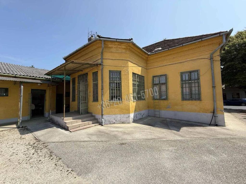 For sale factory building, Tata, Tóváros