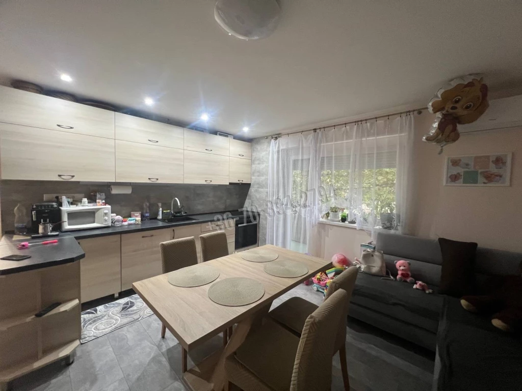 For sale brick flat, Oroszlány, Újváros