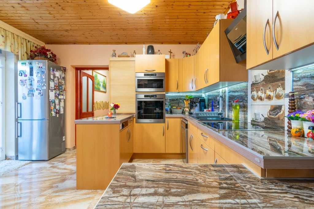 Eladó Családi ház, Károlyháza, 173nm, 110000000 Ft