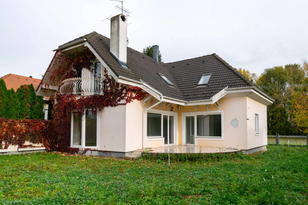 Eladó Családi ház, Mosonmagyaróvár, Halászi úti lakóterület, 160nm, 99000000 Ft