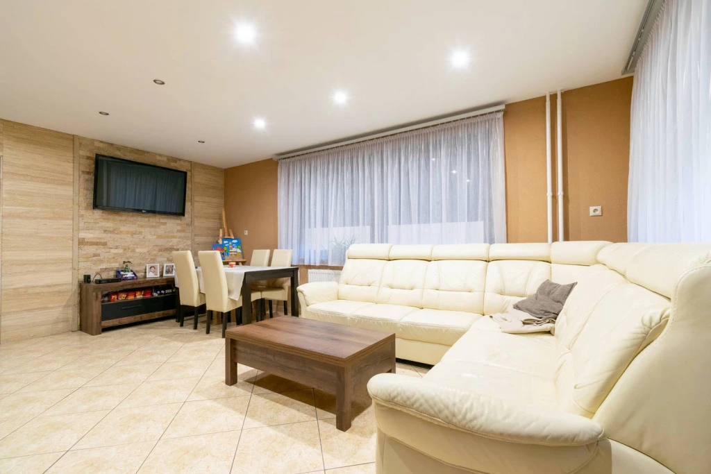 Eladó Családi ház, Nagylózs, 183nm, 126900000 Ft