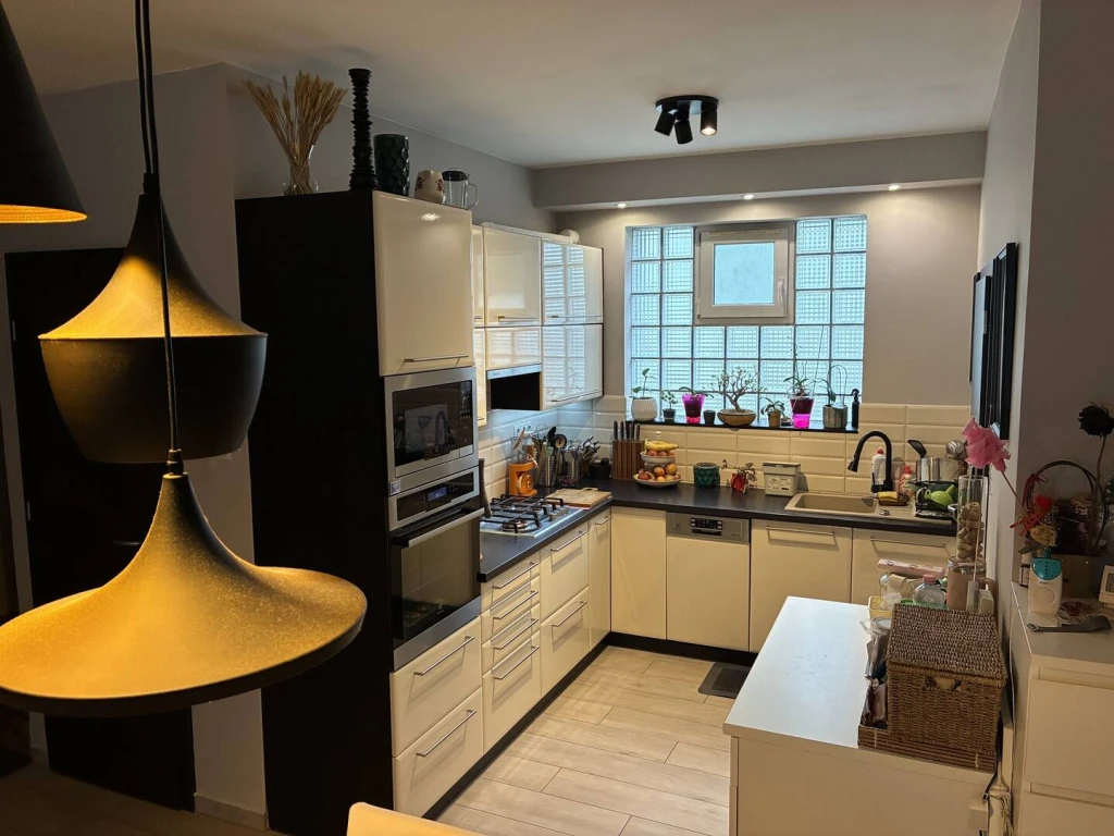 Eladó Társasházi lakás, Győr, Likócs, 92nm, 89990000 Ft