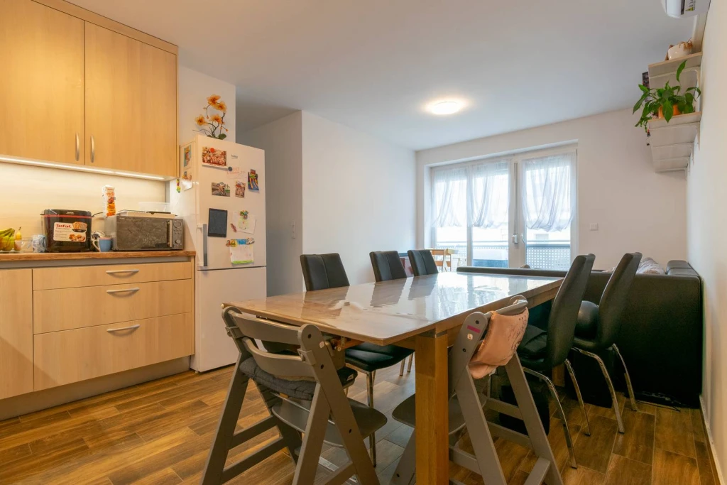 Eladó Társasházi lakás, Mosonmagyaróvár, Városközpont, 65nm, 72900000 Ft