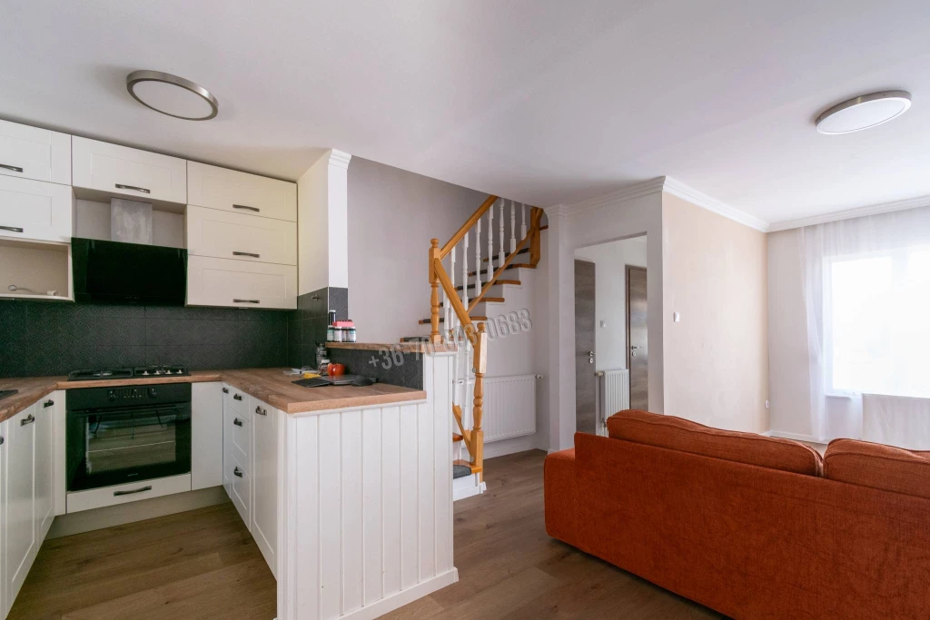 Eladó Sorház, Mosonmagyaróvár, Halászi úti lakóterület, 105nm, 89990000 Ft