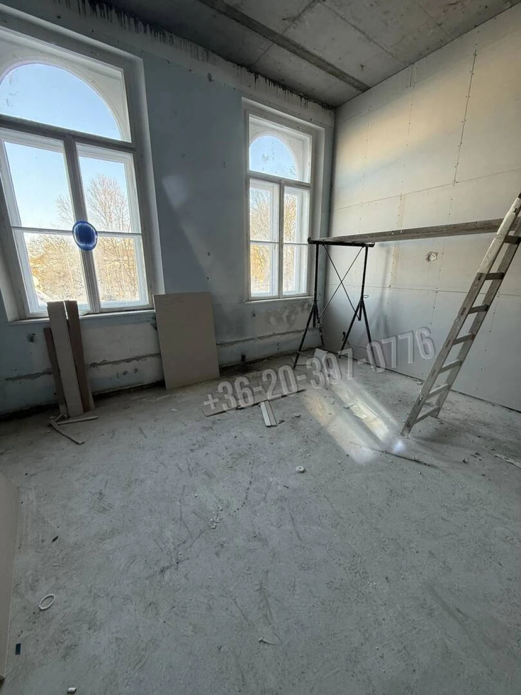 Kiadó Iroda, irodaház, Győr, Győr-Sziget, Simor János püspök tere, 1000nm, 3700000 Ft