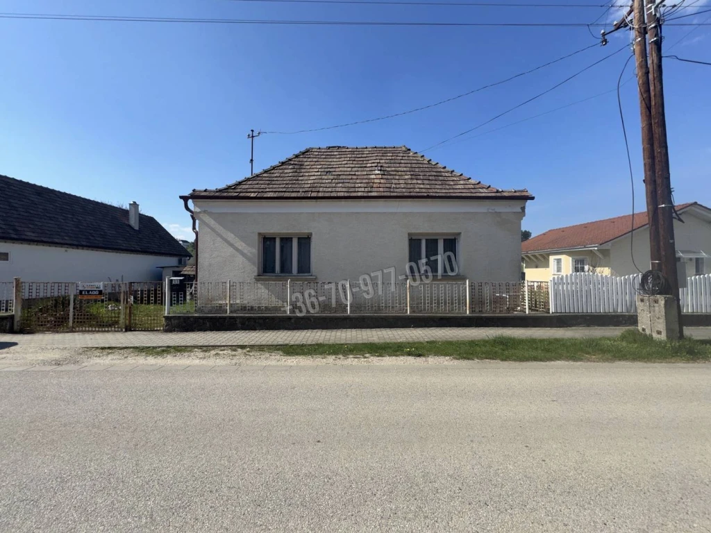 Eladó Családi ház, Tarján, Béke utca, 70nm, 56500000 Ft