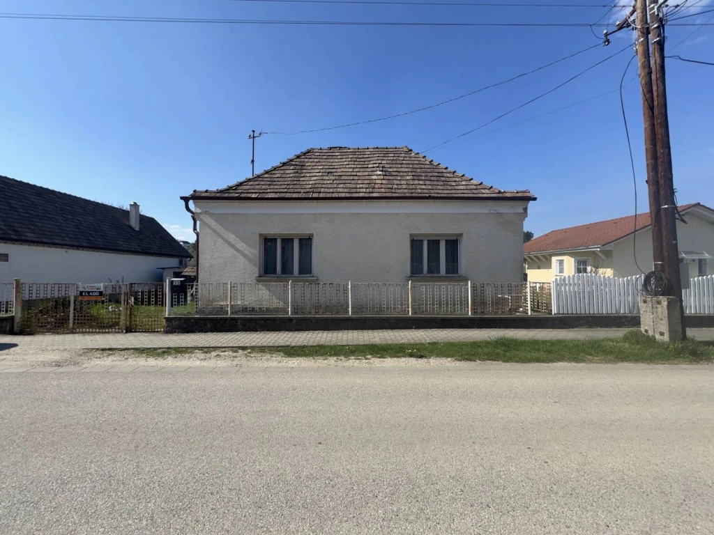 Eladó Családi ház, Tarján, Béke utca, 70nm, 56500000 Ft