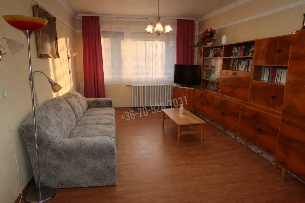 c3-1-name c2-20-name, Tatabánya, Dózsakert