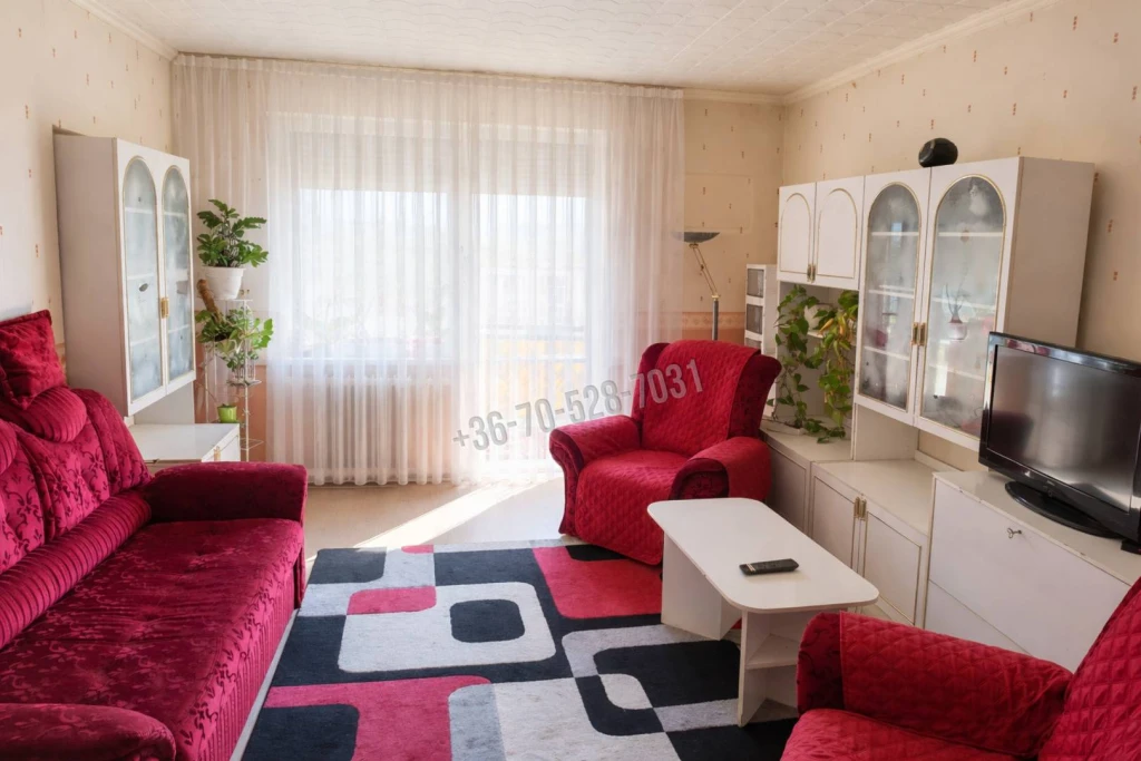 Eladó Társasházi lakás, Tatabánya, Újváros, Fő tér, 54nm, 43200000 Ft