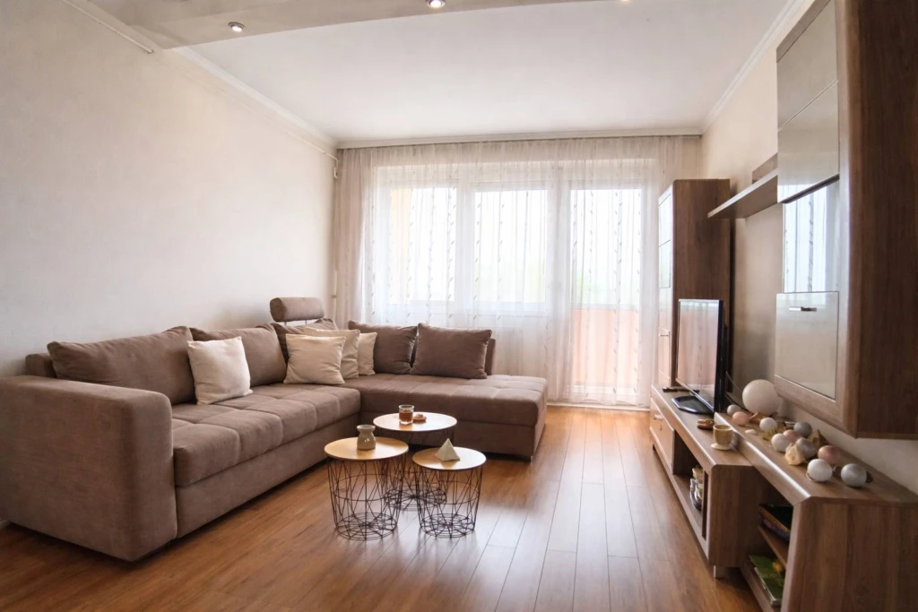 Eladó Panellakás, Győr, Szabadhegy, 50nm, 57900000 Ft