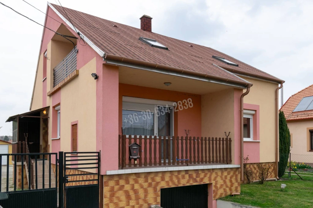 Eladó Családi ház, Máriakálnok,  Nincs megadva, Csillag utca, 160nm, 80000000 Ft