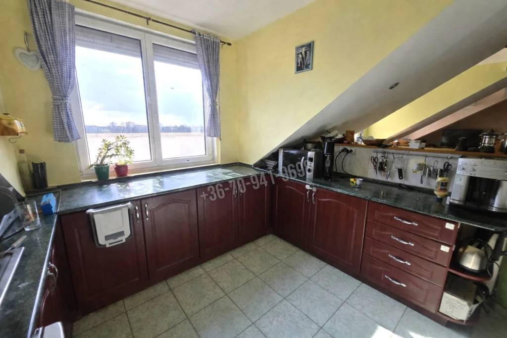 Eladó Társasházi lakás, Dunaújváros, Technikum városrész, Bocskai István utca, 108nm, 59900000 Ft