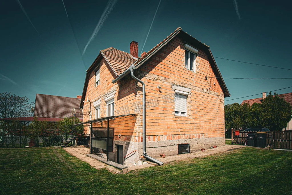 Eladó Családi ház, Mosonszentmiklós,  Nincs megadva, Jókai utca, 118nm, 55000000 Ft