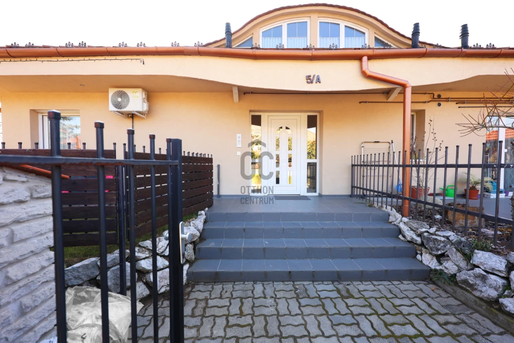 Eladó téglalakás, Fót, Királydomb