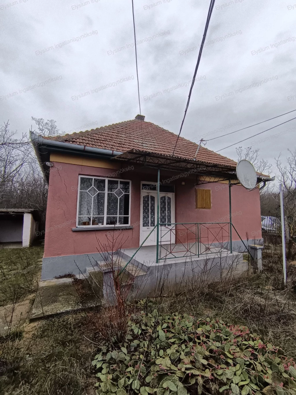 Tápiószőlős kedvelt részén – tanya jellegű családi ház eladó!