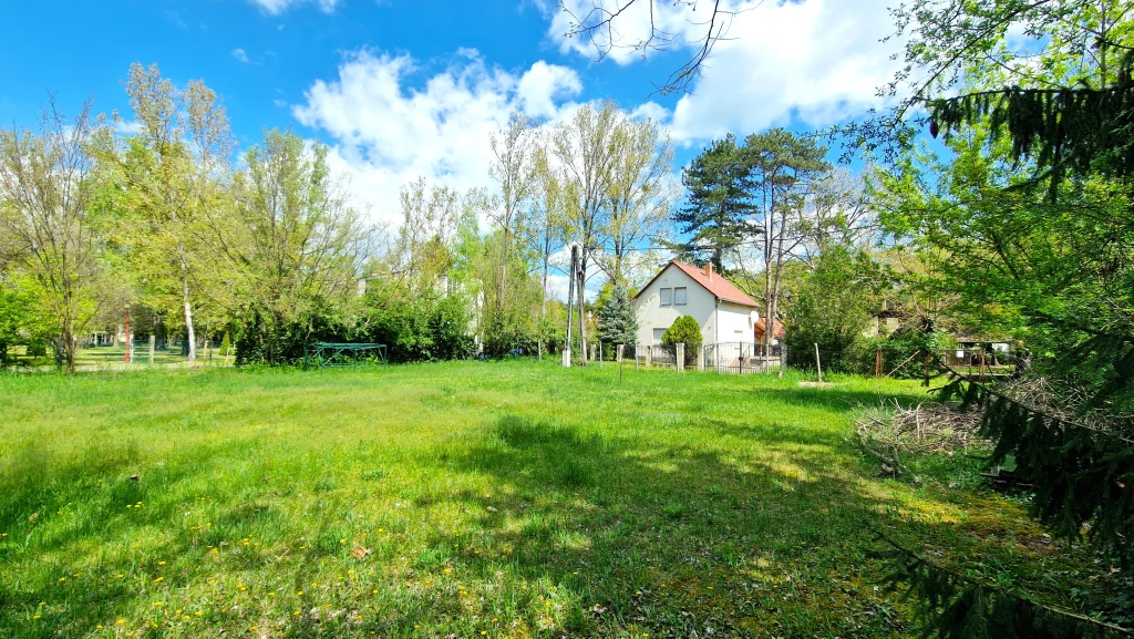 Eladó telek, Balatonfenyves