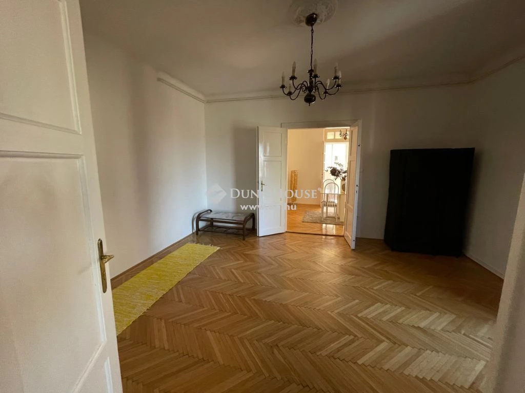 For sale brick flat, Budapest VI. kerület, Nagykörúton kívüli terület