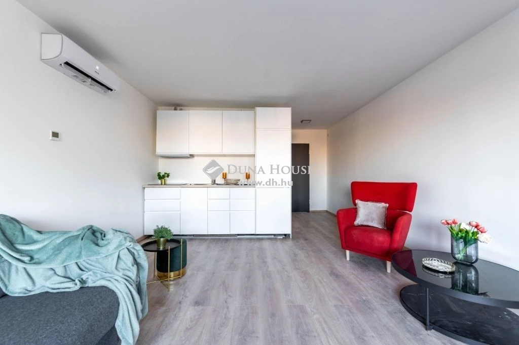 ***Budapest szívében, a 6. kerületben eladásra kínálunk 21 darab modern, 1-3 szobás, 1-2 fürdőszobás, erkélyes /teraszos klimatizált, lakásokat***