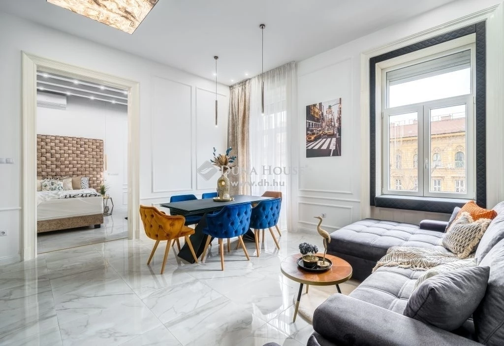 For sale brick flat, Budapest VI. kerület, Nagykörúton belüli terület