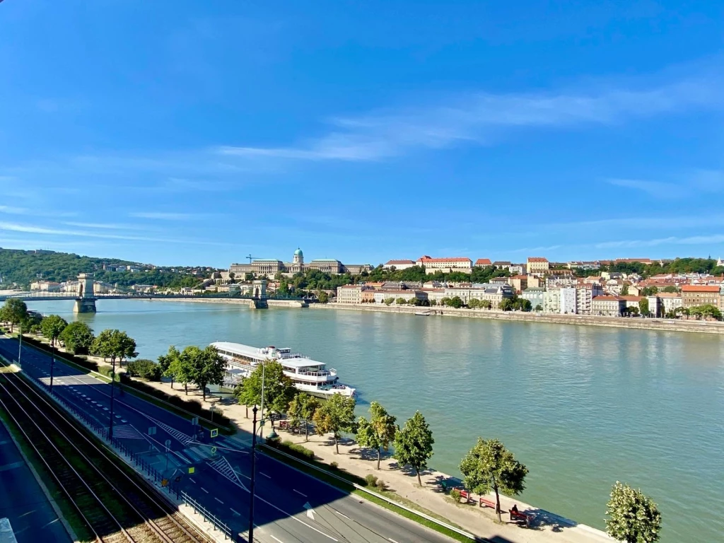 Eladó társasházi lakás, Budapest V. kerület