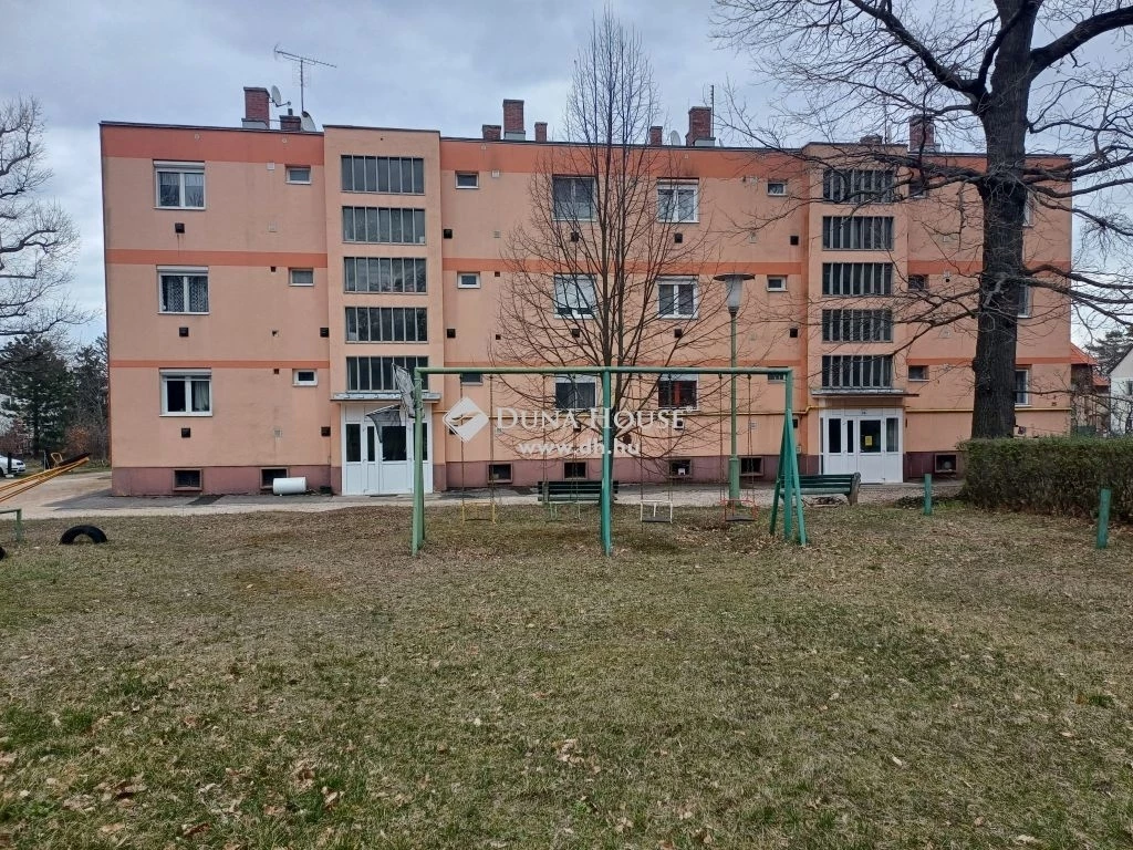 Eladó lakás, Veszprém