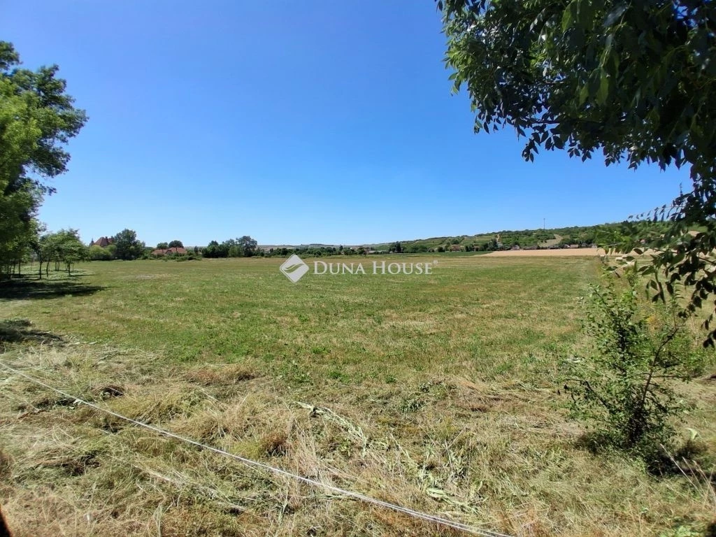 Eladó telek, Szikszó