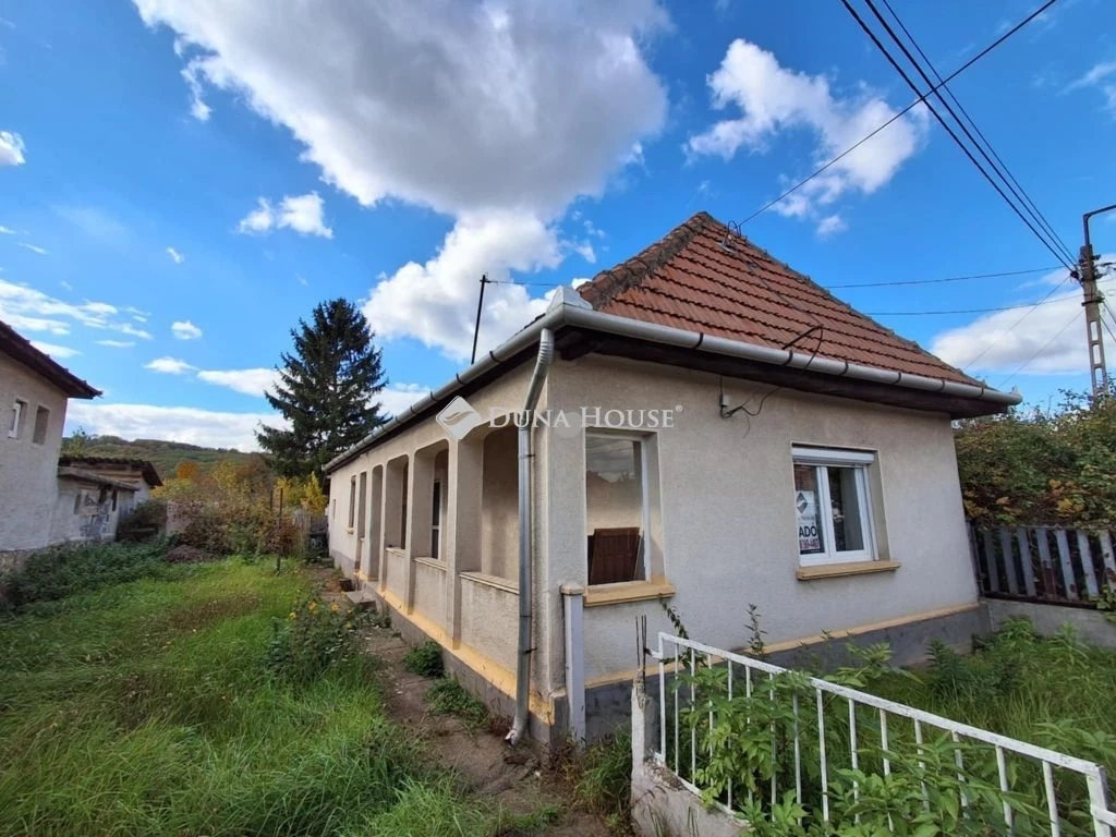 Eladó ház, Kurityán