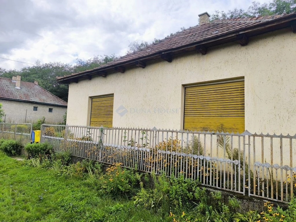 Eladó ház, Harsány