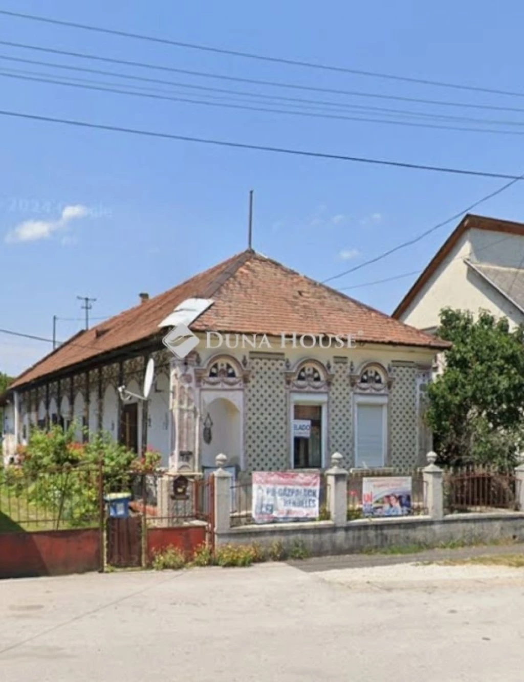 Eladó ház, Parasznya