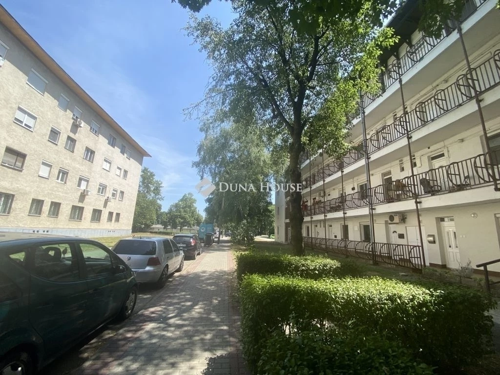 Eladó lakás, Tiszaújváros