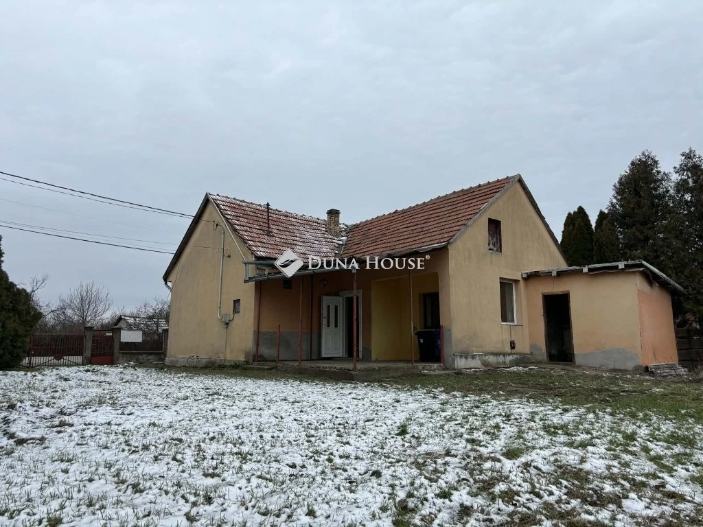 Hernádnémeti Fő utcáján eladó felújitandó családi ház