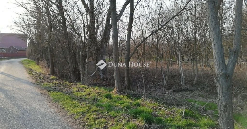 Eladó telek, Hejőkeresztúr