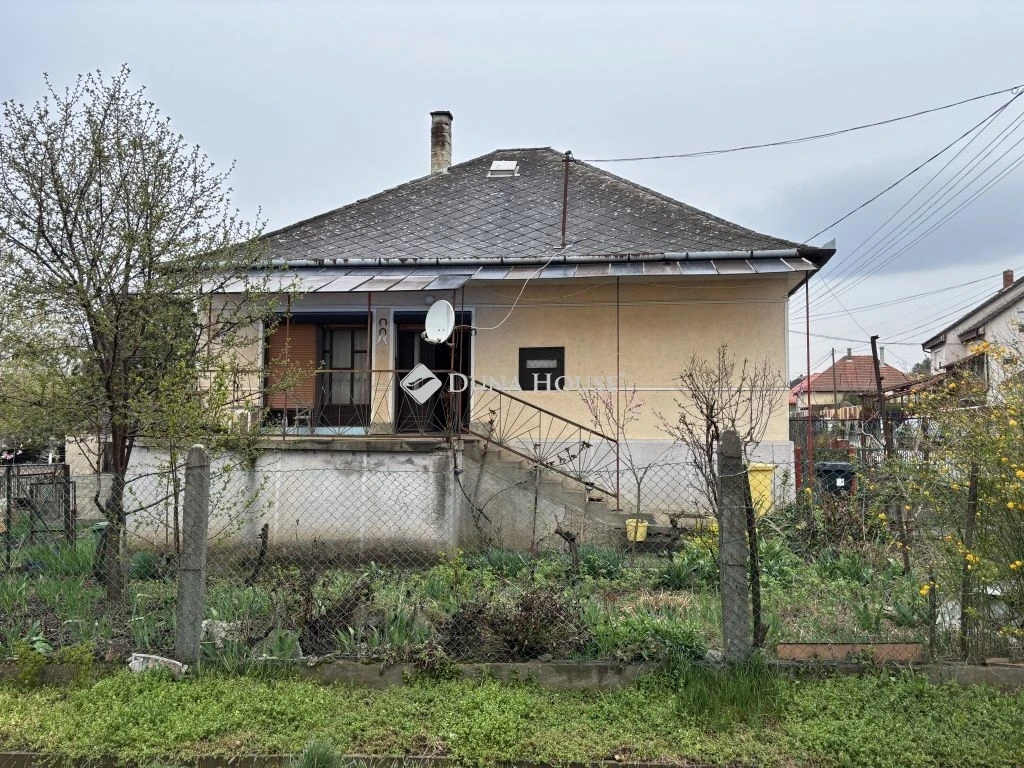 Eladó ház, Mád