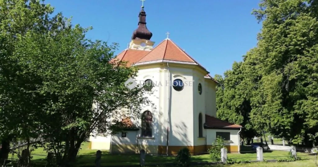 c3-1-name c2-2-name, Miskolc, Pereces