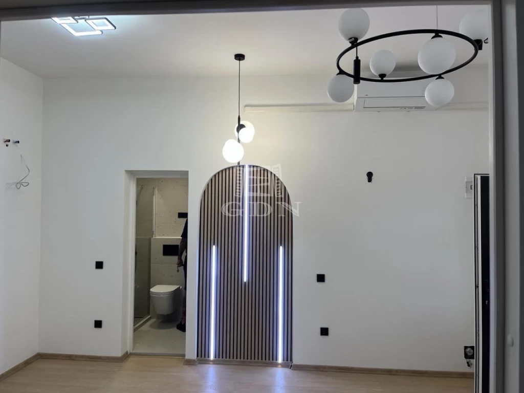 Eladó téglalakás, Budapest VII. kerület, Nagykörúton belüli terület, Akácfa utca