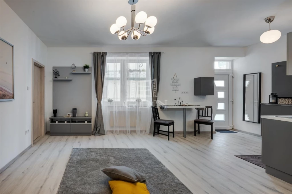 Eladó téglalakás, Budapest VI. kerület, Nagykörúton kívüli terület, Székely Bertalan utca