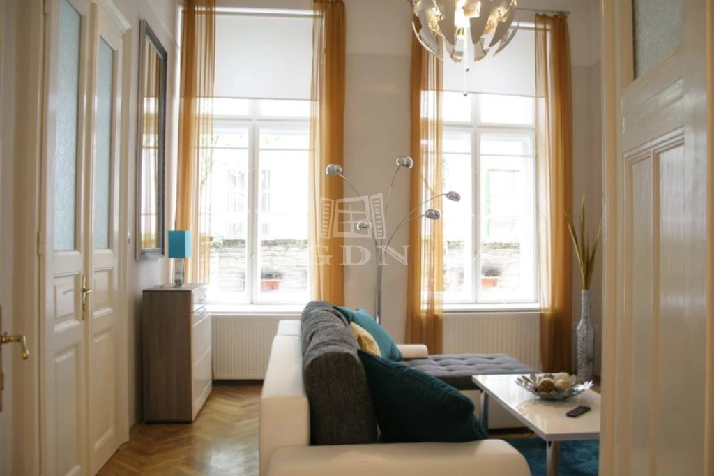 Eladó téglalakás, Budapest VI. kerület, Nagykörúton belüli terület, Eötvös utca