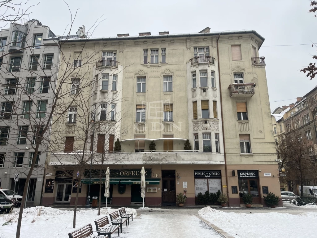 Eladó téglalakás, Budapest IX. kerület, Belső - Ferencváros, Bakáts tér
