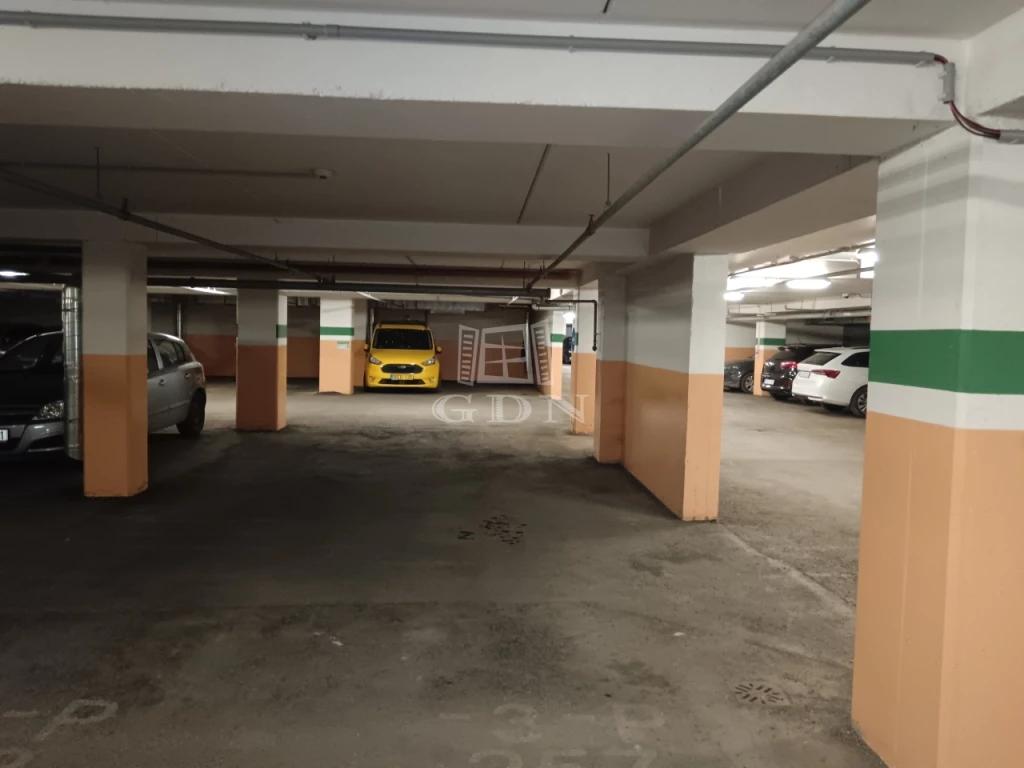 Eladó teremgarázs, Budapest VIII. kerület, Csarnok negyed, Víg utca